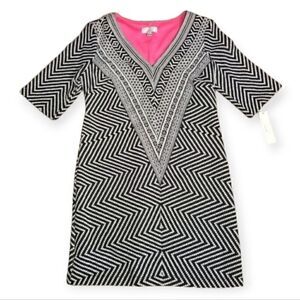 Signature by robbie bee vneck dress